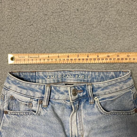 American Eagle Mom Jean Light Wash Size 00 - Picture 2 of 8